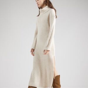 Abercrombie Elegant Cream Turtleneck Sweater Dress. Size Small!